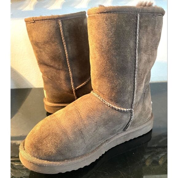 UGG Australia Women's Classic Short II Sheepskin Boots Chocolate Brown SZ 7 - Picture 8 of 11